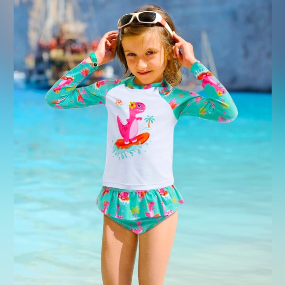 Rash Guard Set w/Swim Cap - Picture 6 of 8